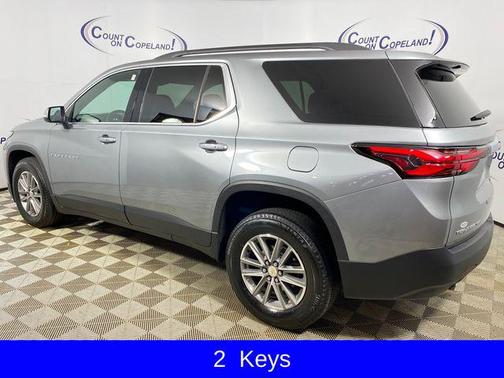 Sterling Gray Metallic 2023 Chevrolet Traverse LT Cloth