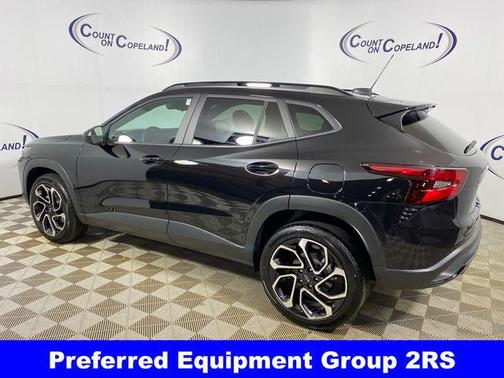 Mosaic Black Metallic 2024 Chevrolet Trax FWD 2RS
