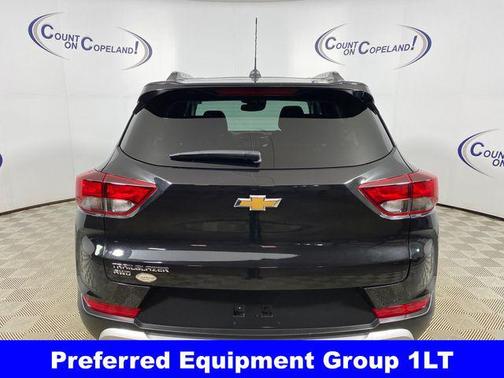 Mosaic Black Metallic 2023 Chevrolet Trailblazer LT