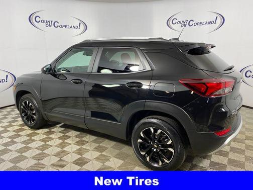 Mosaic Black Metallic 2023 Chevrolet Trailblazer LT