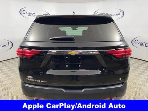 Mosaic Black Metallic 2023 Chevrolet Traverse LT Cloth