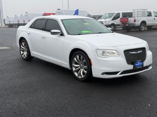2019 Chrysler 300 TOURING