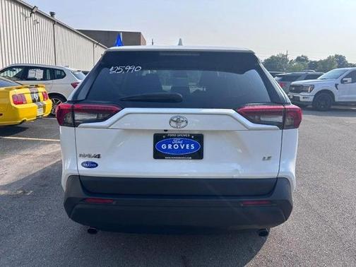 2023 Toyota RAV4 LE