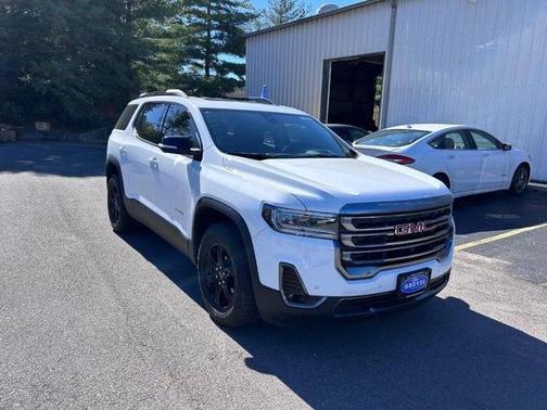2023 GMC Acadia AT4