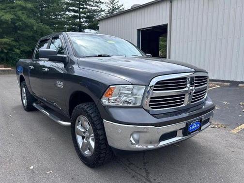2018 RAM 1500 SLT