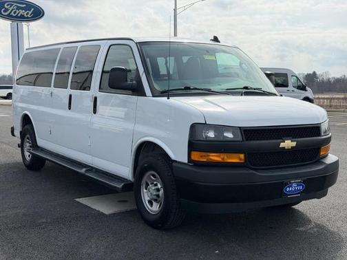 2022 Chevrolet Express 3500 LS
