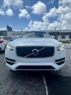 Crystal White Pearl Metallic 2017 Volvo XC90 T5 Momentum