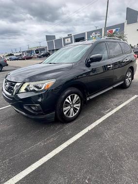 2017 Nissan Pathfinder SL