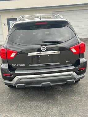 2017 Nissan Pathfinder SL