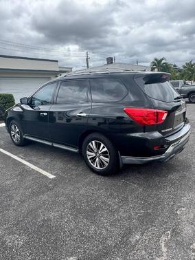 2017 Nissan Pathfinder SL