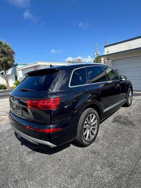 Orca Black Metallic 2019 Audi Q7 55 Premium Plus