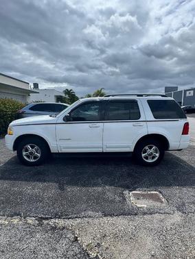 Oxford White 2002 Ford Explorer XLT