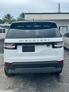 Fuji White 2020 Land Rover Discovery SE
