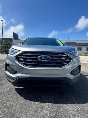 Iconic Silver 2022 Ford Edge SE