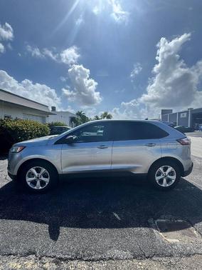 Iconic Silver 2022 Ford Edge SE