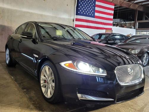 2013 Jaguar XF Base