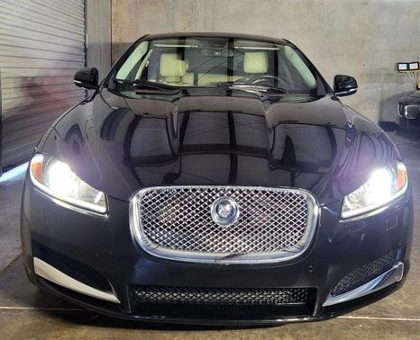 2013 Jaguar XF Base