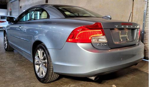 2011 Volvo C70 T5