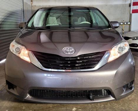 2013 Toyota Sienna LE