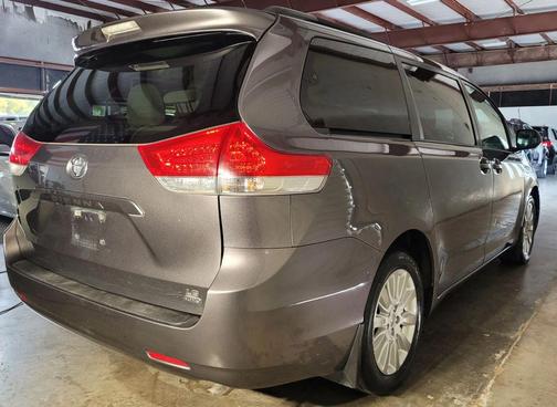 2013 Toyota Sienna LE