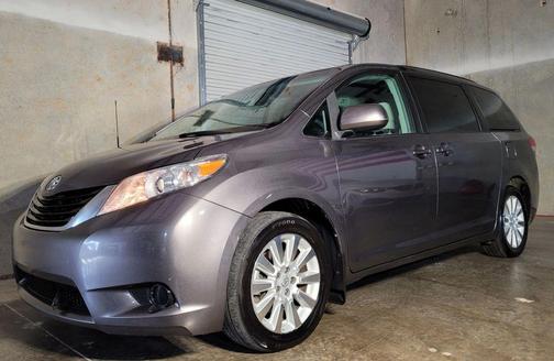 2013 Toyota Sienna LE