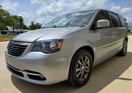 Billet Silver Metallic Clearcoat 2015 Chrysler Town & Country S