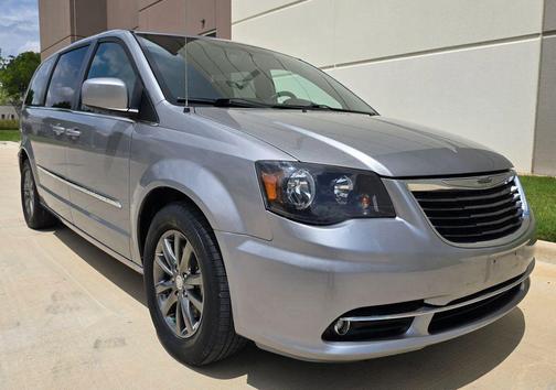 Billet Silver Metallic Clearcoat 2015 Chrysler Town & Country S