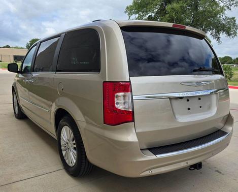 Cashmere/Sandstone Pearlcoat 2016 Chrysler Town & Country Limited