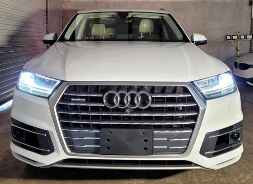 2019 Audi Q7 55 Premium Plus