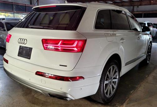 2019 Audi Q7 55 Premium Plus