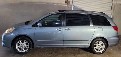 2005 Toyota Sienna XLE