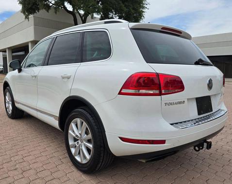 Pure White 2013 Volkswagen Touareg VR6 Sport