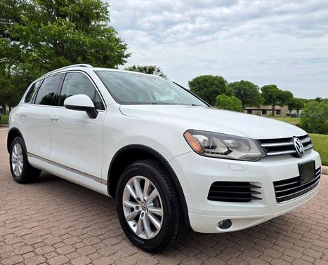 Pure White 2013 Volkswagen Touareg VR6 Sport
