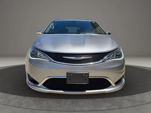 Billet Silver Metallic Clearcoat 2018 Chrysler Pacifica Limited