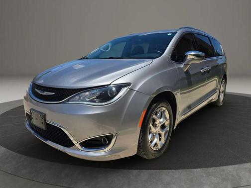 Billet Silver Metallic Clearcoat 2018 Chrysler Pacifica Limited