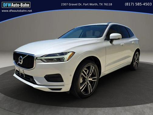 White 2018 Volvo XC60 T6 Momentum