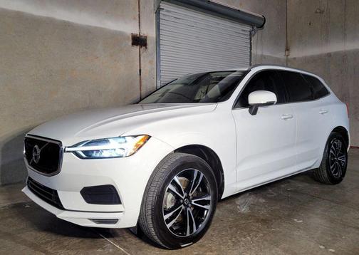 2020 Volvo XC60 T5 Momentum