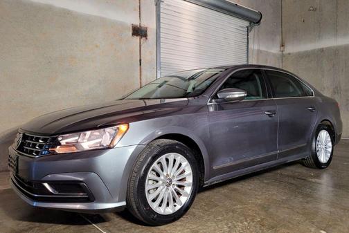 2016 Volkswagen Passat 1.8T SE