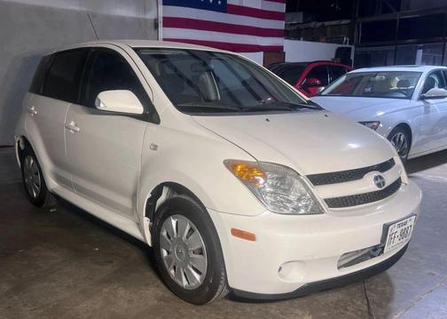 2006 Scion xA Hatchback 4D