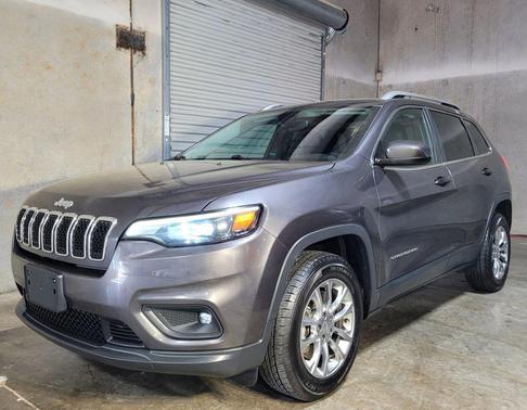 Granite Crystal Metallic Clearcoat 2019 Jeep Cherokee Latitude Plus