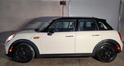 2017 MINI Hardtop Cooper