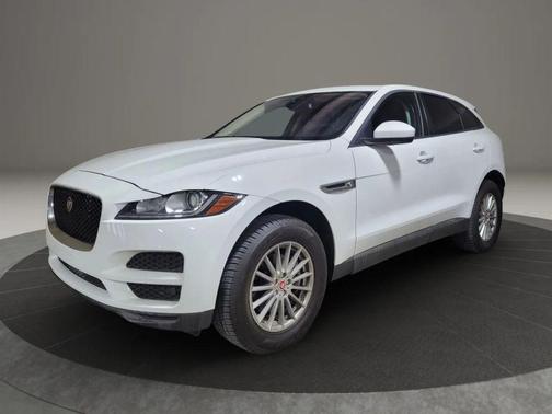 Fuji White 2018 Jaguar F-PACE 25t