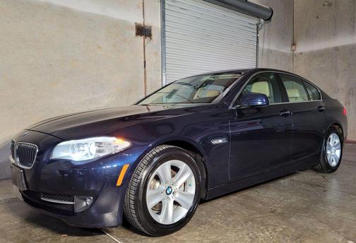 2012 BMW 528 528i Sedan 4D