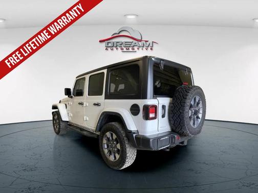 Bright White Clearcoat 2021 Jeep Wrangler Unlimited Sahara