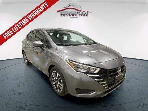 Gun Metallic 2025 Nissan Versa 1.6 SV