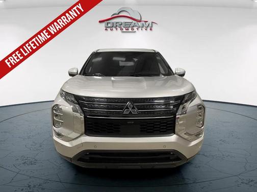 Alloy Silver Metallic 2024 Mitsubishi Outlander SE 2.5 2WD
