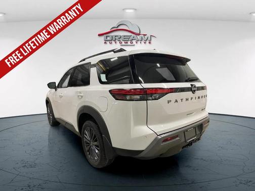 Everest White Pearl Tricoat 2026 Nissan Pathfinder SL