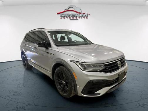 Pyrite Silver Metallic 2024 Volkswagen Tiguan 2.0T SE R-Line Black 4MOTION