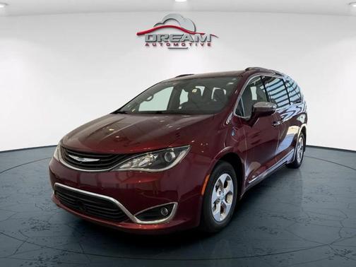 Velvet Red Pearlcoat 2018 Chrysler Pacifica Hybrid Limited