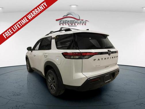 Everest White Pearl Tricoat 2026 Nissan Pathfinder SV